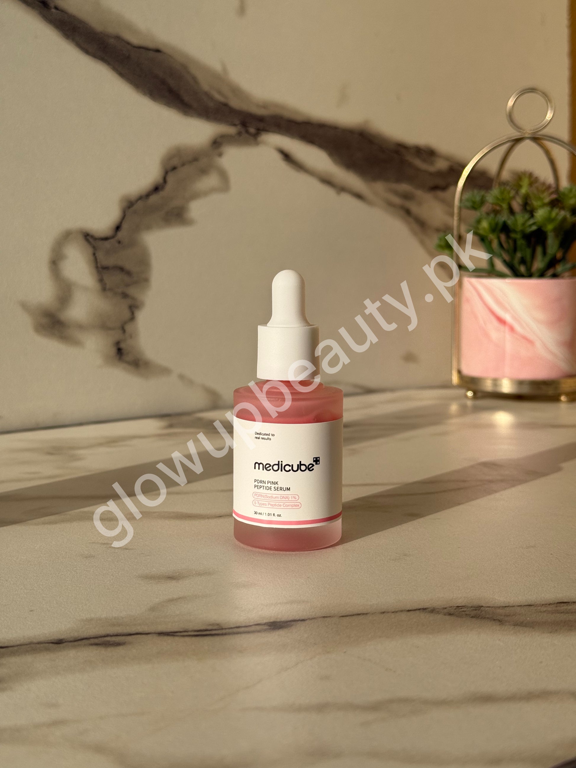 MEDICUBE PDRN PINK PEPTIDE SERUM – REVITALIZE & GLOW 30 ML