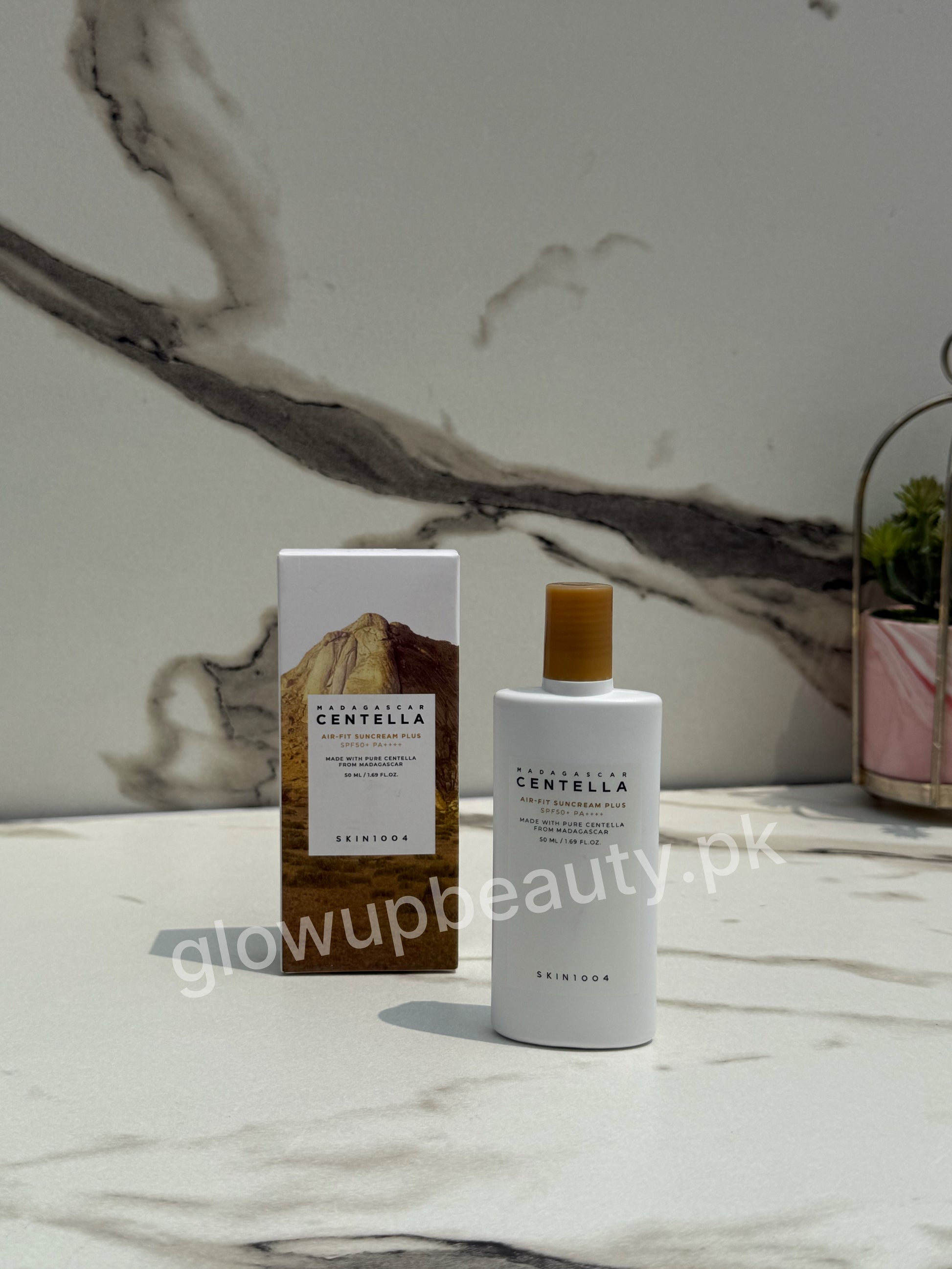 SKIN 1004 MADAGASCAR CENTELLA SUNCREAM SPF 30 PA++++ FOR OILY SKIN